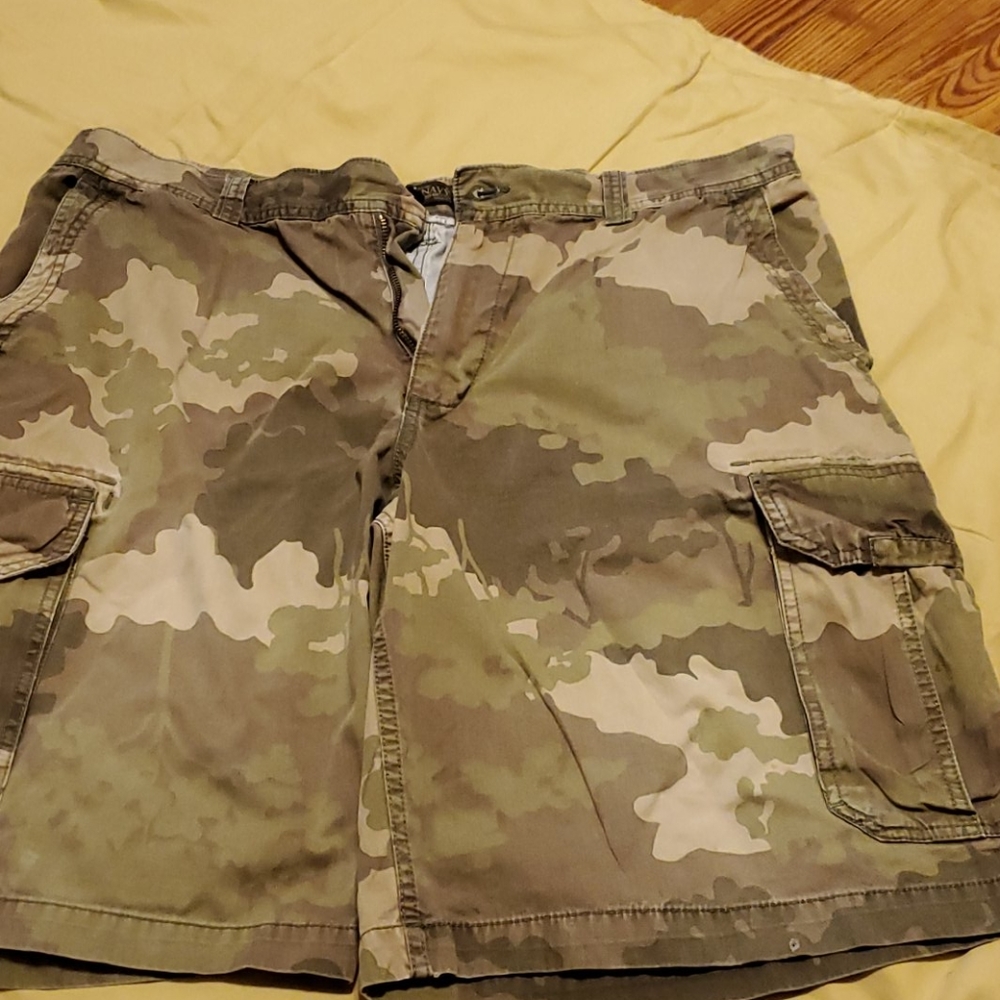 Old Navy Camouflage Green Cargo shorts